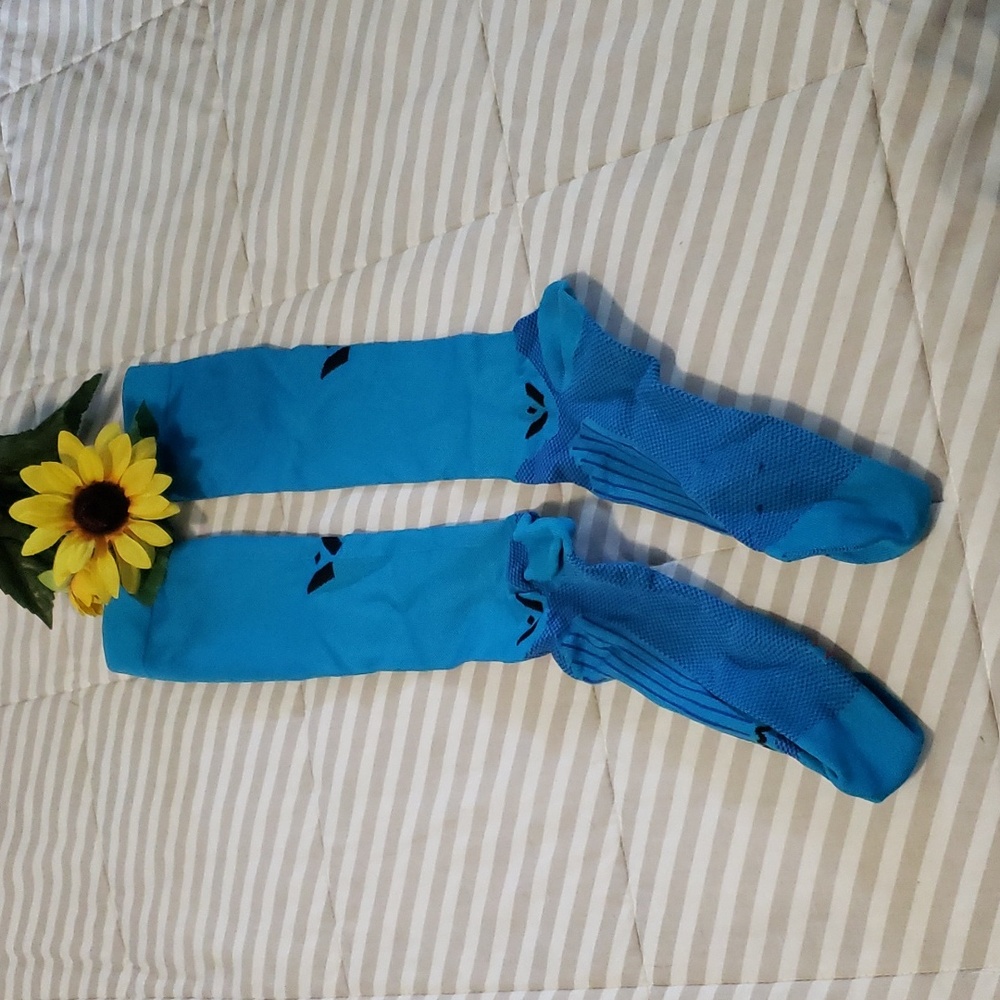 Swiftwick compression knee socks blue